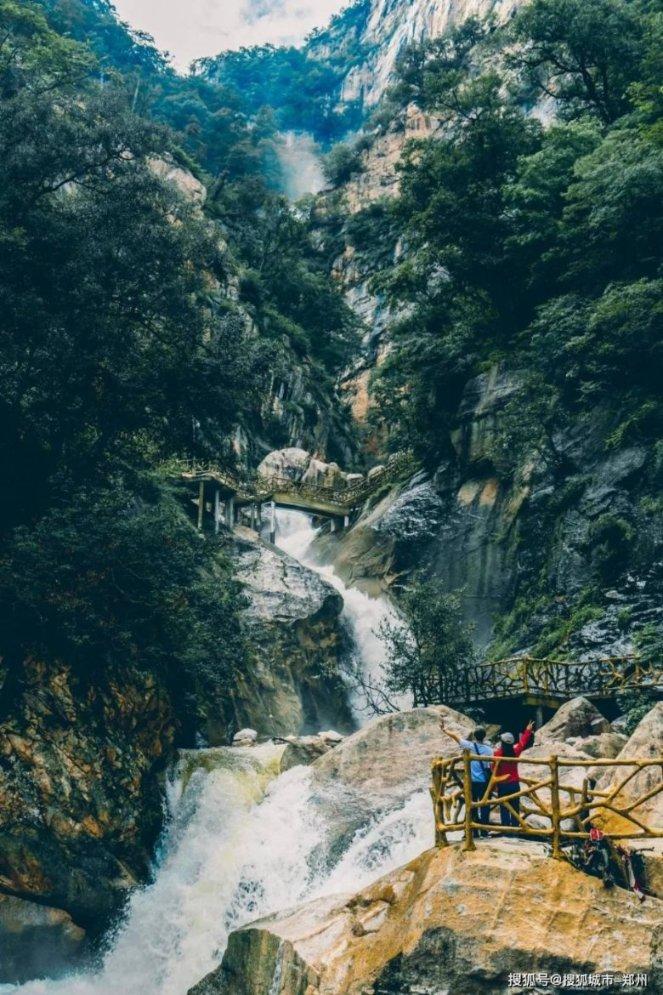 云来山更佳,云去山如画,山因云晦明,云共山高下。我爱山无价,云山也爱咱